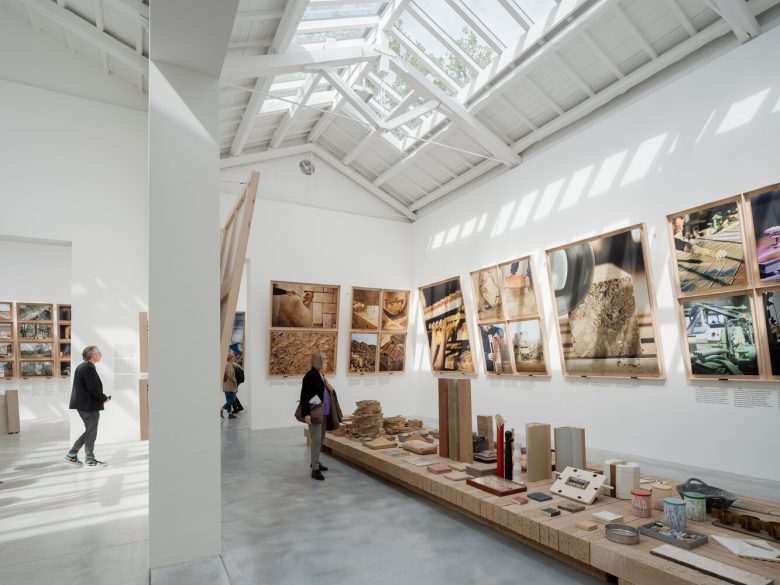 Spanish Pavilion 2025: как «Internalities» переосмысливает архитектуру с заботой об экологии - «Дизайн образовательных учреждений»