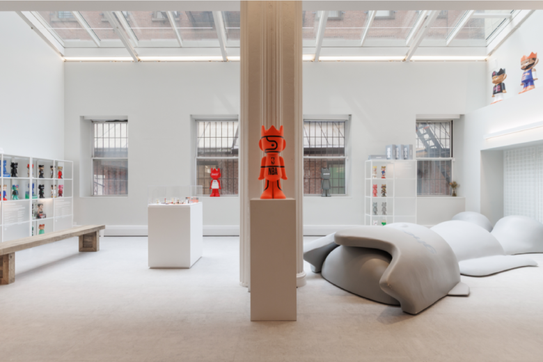 Музей в магазине: как выглядит первая выставка архивных игрушек Ghostwrite в Нью-Йорке - «Дизайн образовательных учреждений»