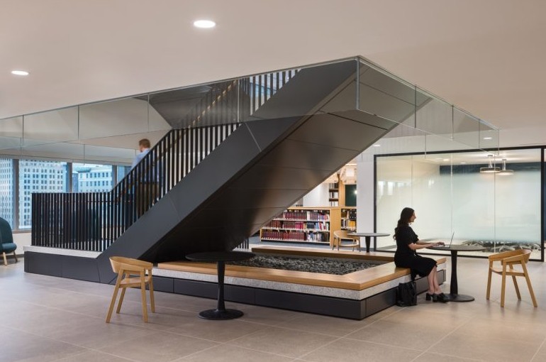 Национальная ассоциация страховых комиссаров (NAIC) — офисное пространство будущего от Helix Architecture + Design - «Дизайн офисов»