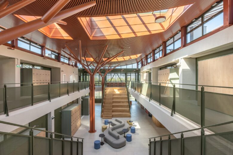 Новая школа Pinewood в Салониках: архитектура, объединившая историю кампуса и инновации в образовании - «Дизайн образовательных учреждений»