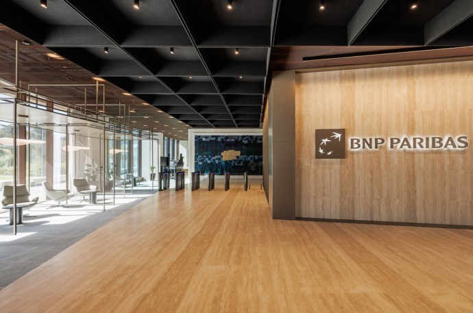 Офисы BNP Paribas в Лиссабоне: гибкое рабочее пространство с природными материалами - «Дизайн офисов»